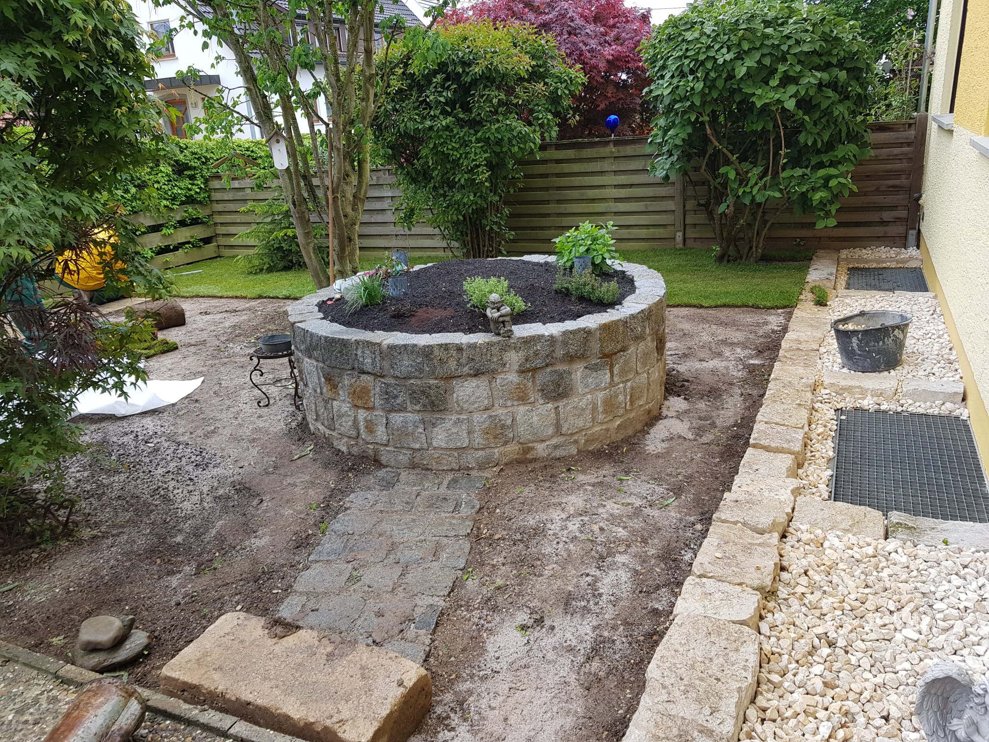 Terrassenbau durch Gartenbau Unternehmen in Filderstadt – Natura Gartenbau